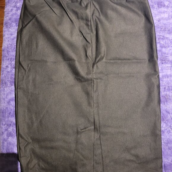 I Love Tyler Madison -Black, Stretchy Midi Pencil Skirt, size Medium - Picture 2 of 4